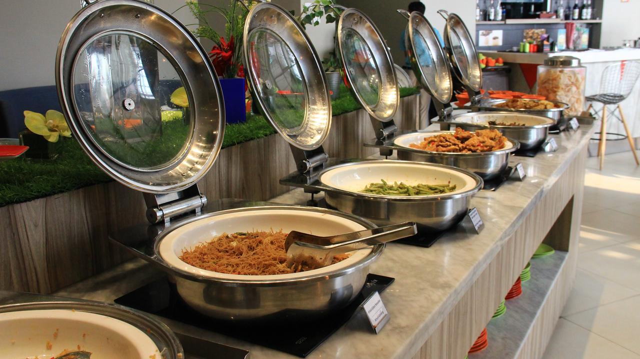 Ibis Styles Jakarta Mangga Dua Square מראה חיצוני תמונה