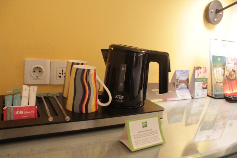 Ibis Styles Jakarta Mangga Dua Square מראה חיצוני תמונה